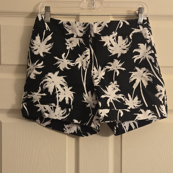 Essentials Black and White  Shorts with Tropical Palm Print - Picture 1 of 3
